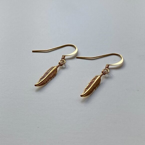 ❤️ Gold Plated Feather Earrings - Picture 6 of 9